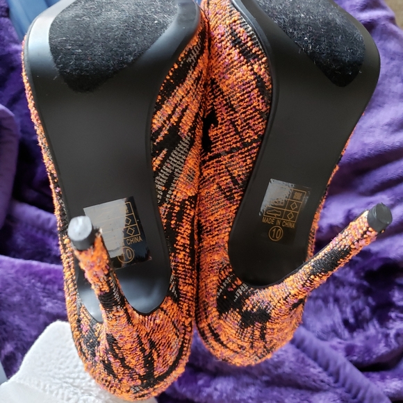 Heels - Picture 5 of 5